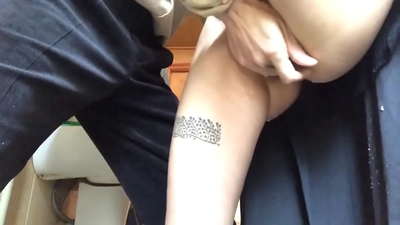 Squirt di kamar mandi sakola, a orgasme frothy nyata - guru kuring ngalakukeun pangalusna na